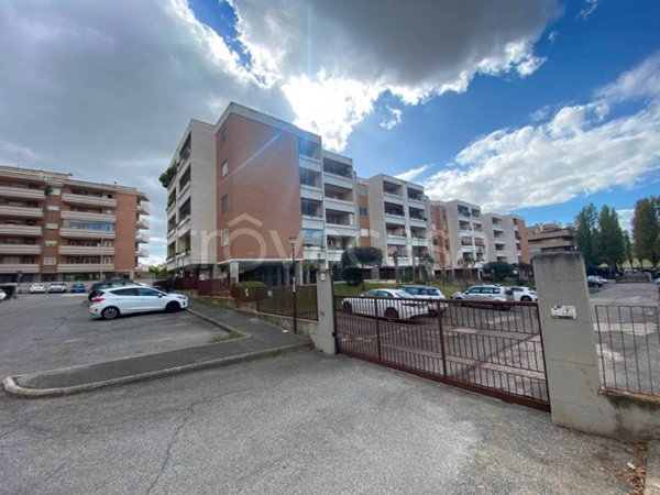 appartamento in vendita a Roma in zona Ponte di Nona