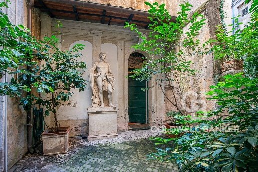 appartamento in vendita a Roma in zona Rione di Ponte