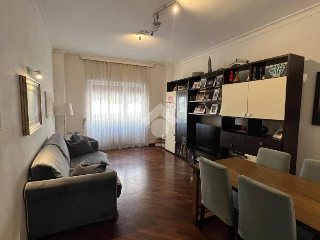 appartamento in vendita a Roma in zona Appio Latino