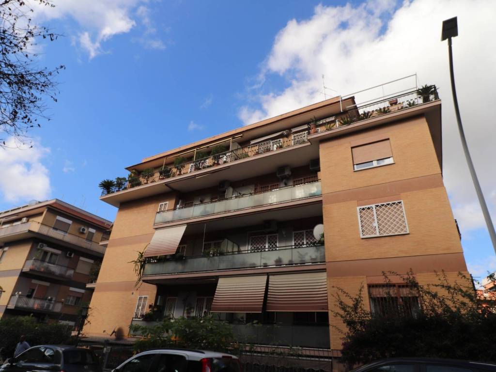 appartamento in vendita a Roma in zona Portuense