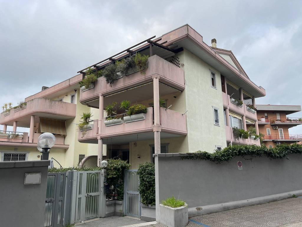 appartamento in vendita a Roma in zona Acilia