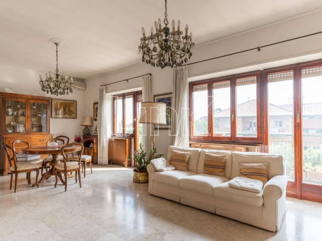 appartamento in vendita a Roma in zona EUR