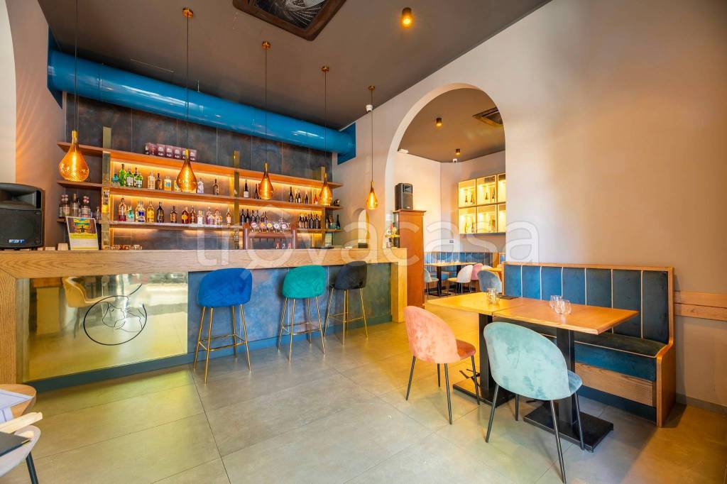 negozio in vendita a Roma in zona Appio Latino