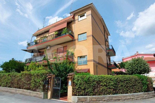 appartamento in vendita a Roma in zona Massimina/Casal Lumbroso