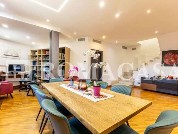 casa indipendente in vendita a Roma in zona Mostacciano