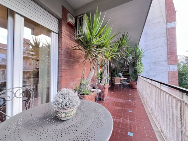 appartamento in vendita a Roma in zona Tor di Quinto