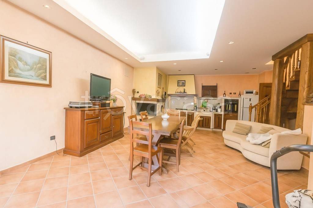 casa indipendente in vendita a Roma in zona Ottavia