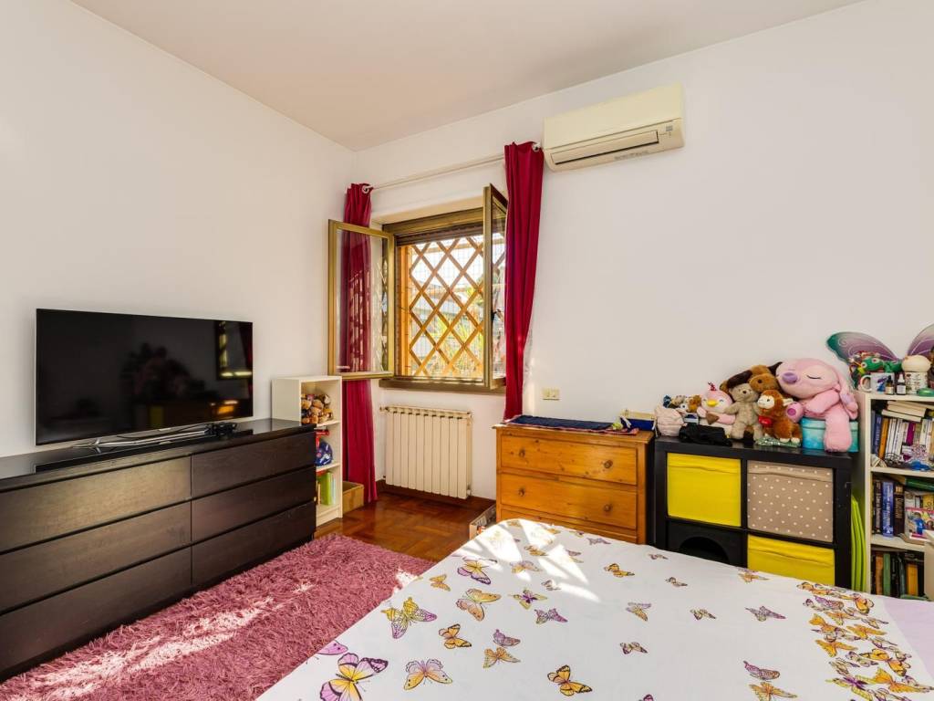 appartamento in vendita a Roma in zona Tomba di Nerone