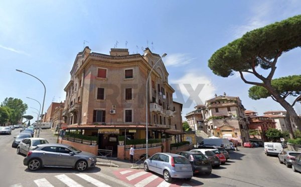 negozio in vendita a Roma in zona Ostiense