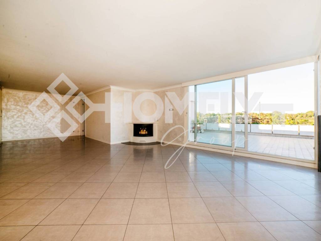 appartamento in vendita a Roma in zona Valle Muricana