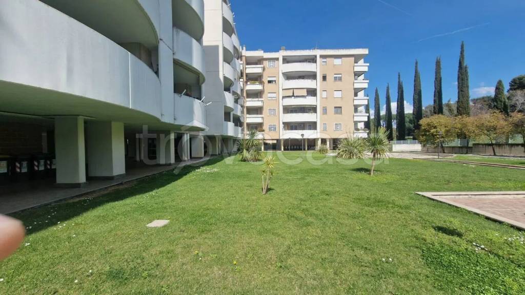 appartamento in vendita a Roma in zona Ponte di Nona