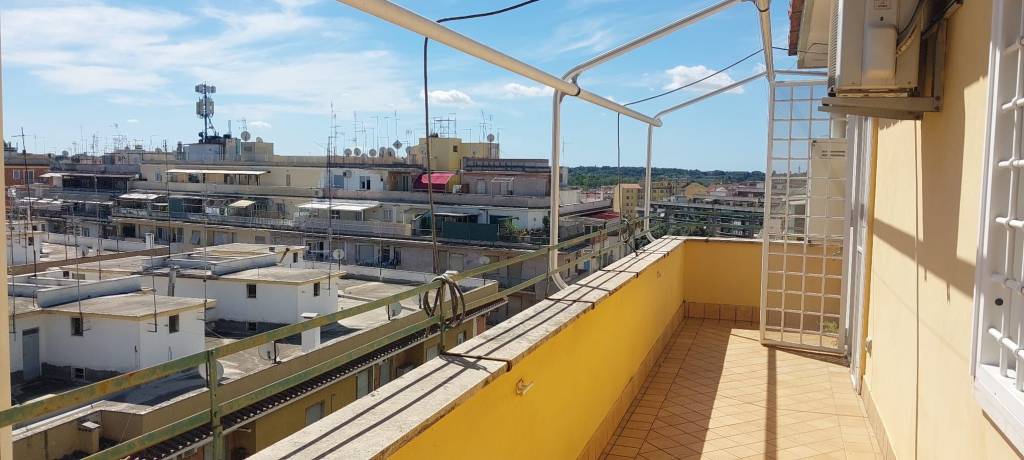 appartamento in vendita a Roma in zona Tuscolano