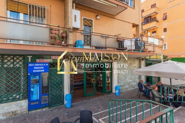 negozio in vendita a Roma in zona Torrevecchia