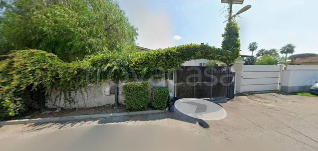 casa indipendente in vendita a Roma in zona Infernetto