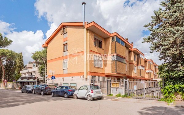 appartamento in vendita a Roma in zona Mostacciano