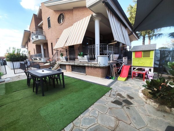 casa indipendente in vendita a Roma in zona Borghesiana