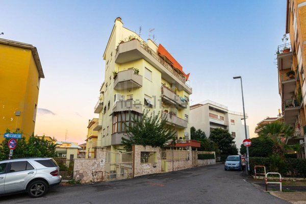 appartamento in vendita a Roma in zona Monte Sacro/Talenti