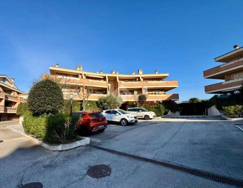appartamento in vendita a Roma in zona Monte Migliore