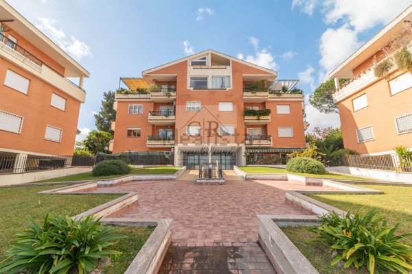 appartamento in vendita a Roma in zona Tor di Quinto