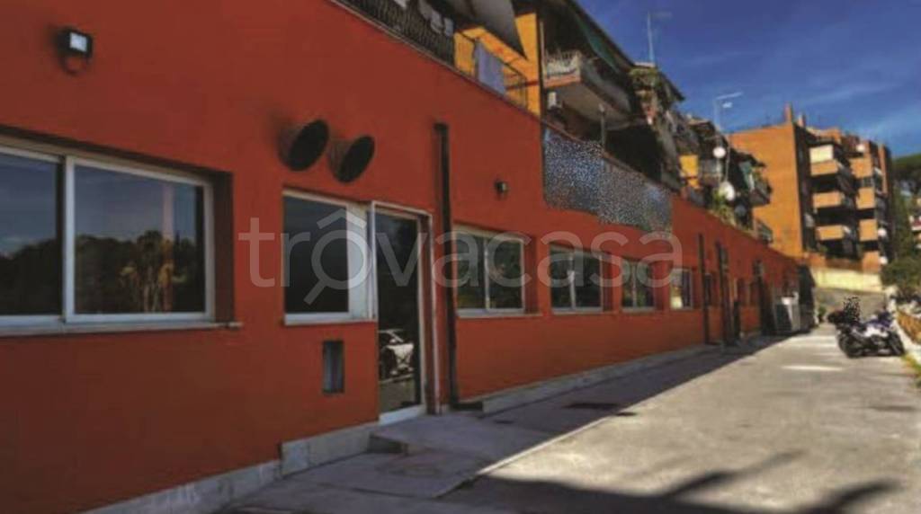 locale commerciale in vendita a Roma in zona La Pisana