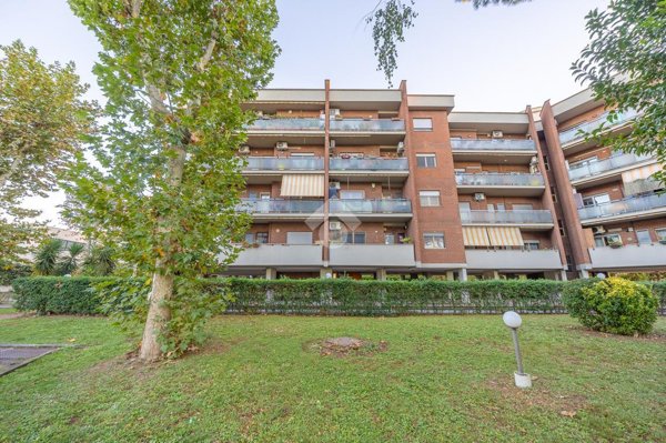 appartamento in vendita a Roma in zona Settecamini