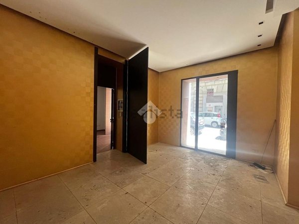 locale commerciale in vendita a Roma in zona Ludovisi/Sallustiano