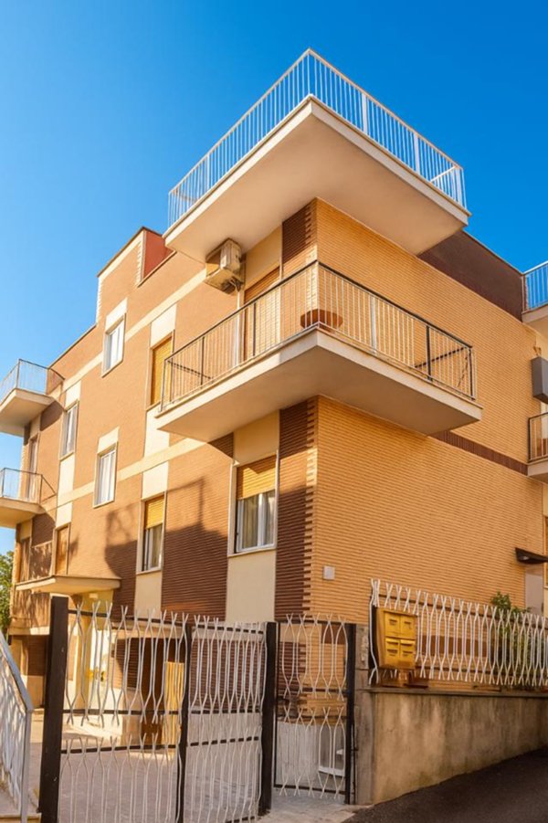 appartamento in vendita a Roma in zona Portuense