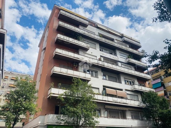 appartamento in vendita a Roma in zona Appio Latino