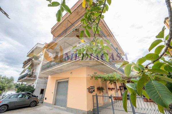 negozio in vendita a Roma in zona Torrione Cerquetta