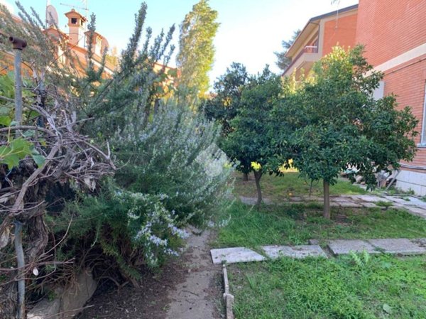 appartamento in vendita a Roma in zona Acilia