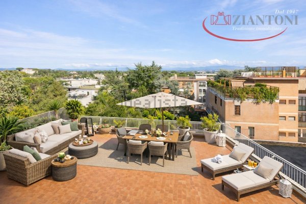 appartamento in vendita a Roma in zona Della Vittoria