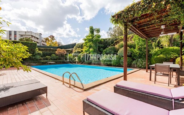 appartamento in vendita a Roma in zona Mostacciano