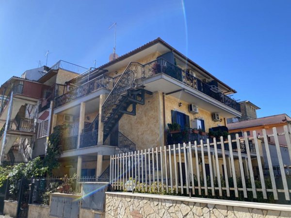 appartamento in vendita a Roma in zona Tor Bella Monaca