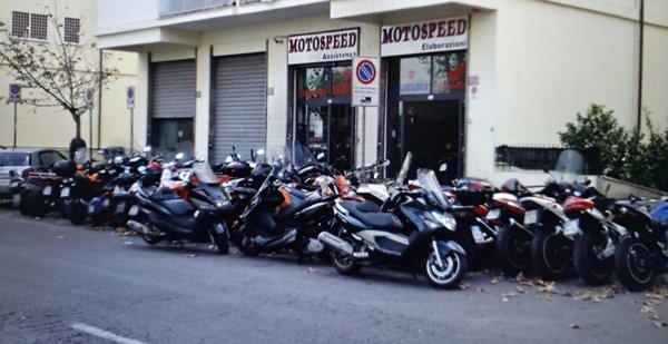 locale commerciale in vendita a Roma in zona Collatino