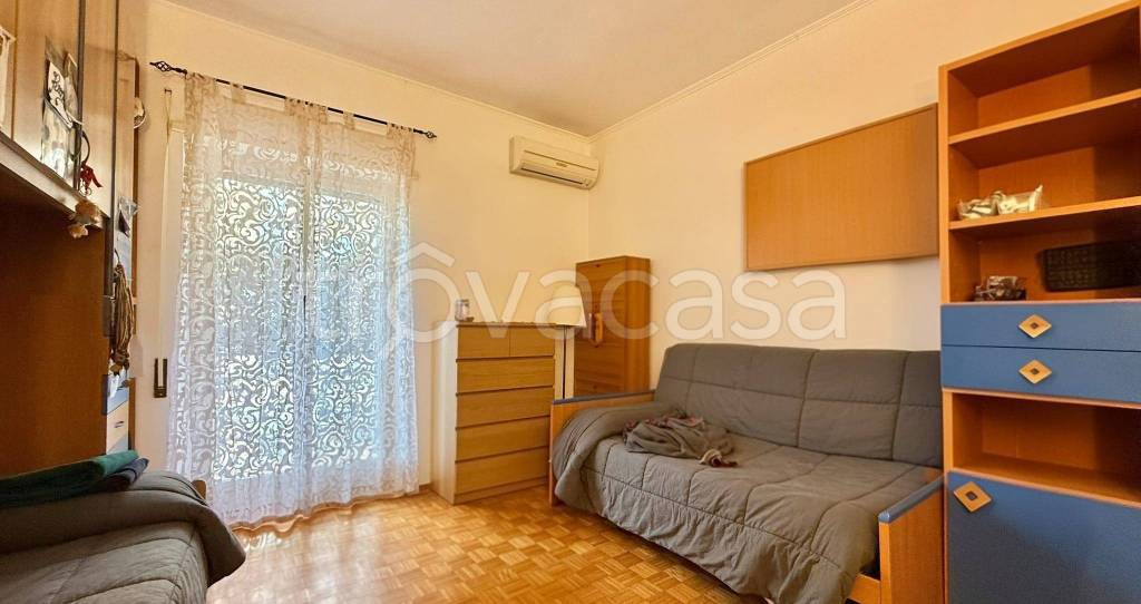 appartamento in vendita a Roma in zona Colle del Sole