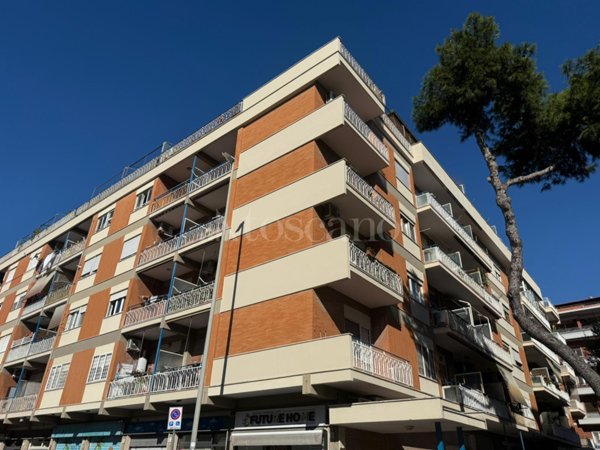 appartamento in vendita a Roma in zona Ostia