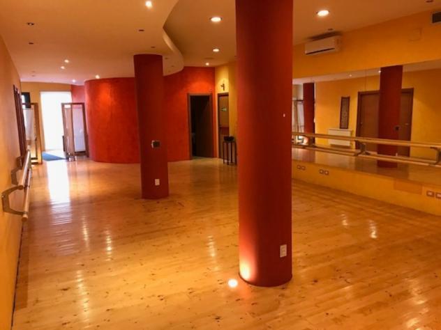 negozio in vendita a Roma in zona Appio Pignatelli