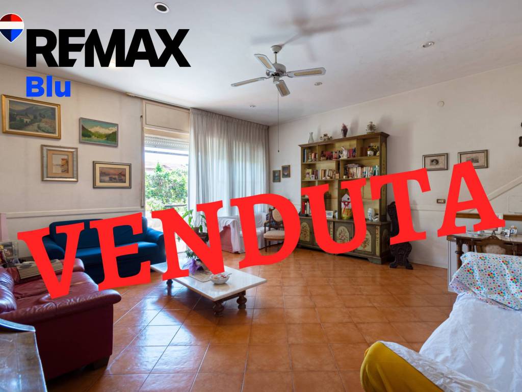 casa indipendente in vendita a Roma in zona Axa