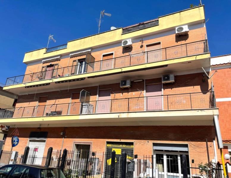 appartamento in vendita a Roma in zona Acilia