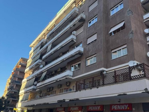 appartamento in vendita a Roma in zona Appio Latino