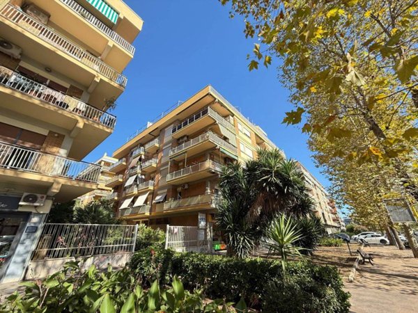 appartamento in vendita a Roma in zona Ostia