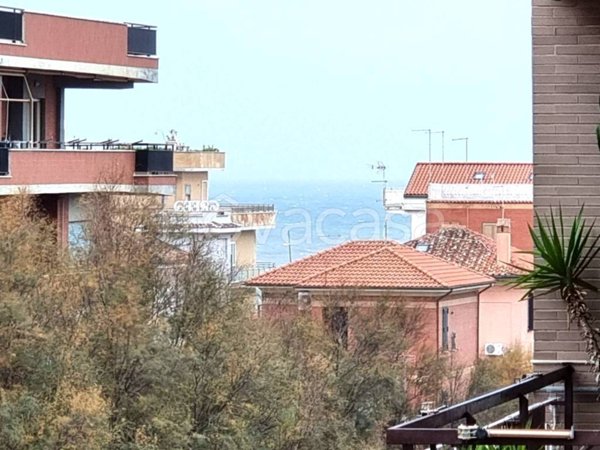 appartamento in vendita a Roma in zona Ostia Antica
