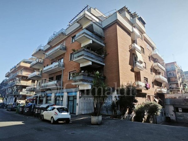 appartamento in vendita a Roma in zona Portuense