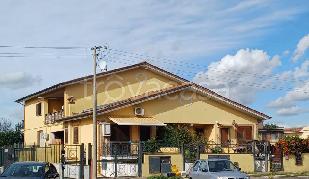 appartamento in vendita a Roma in zona Finocchio