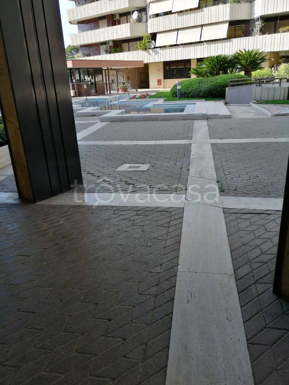 ufficio in vendita a Roma in zona Ardeatino