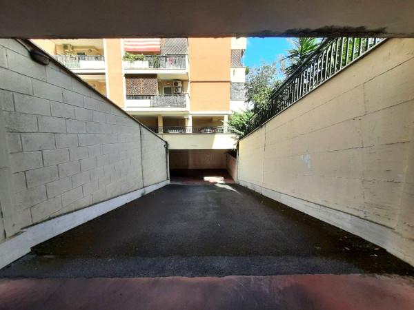 negozio in vendita a Roma in zona Ponte di Nona