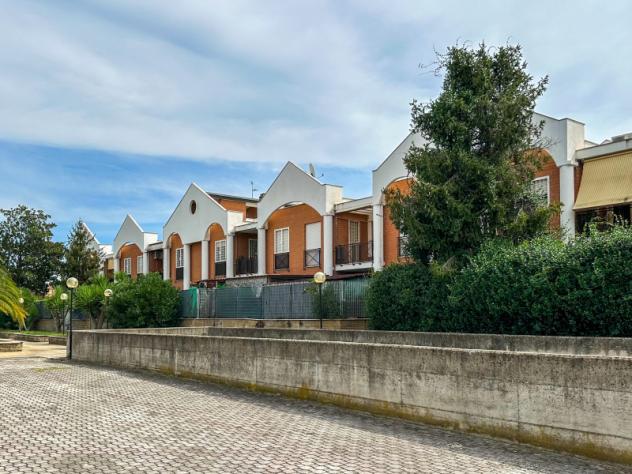 appartamento in vendita a Roma in zona Lunghezza