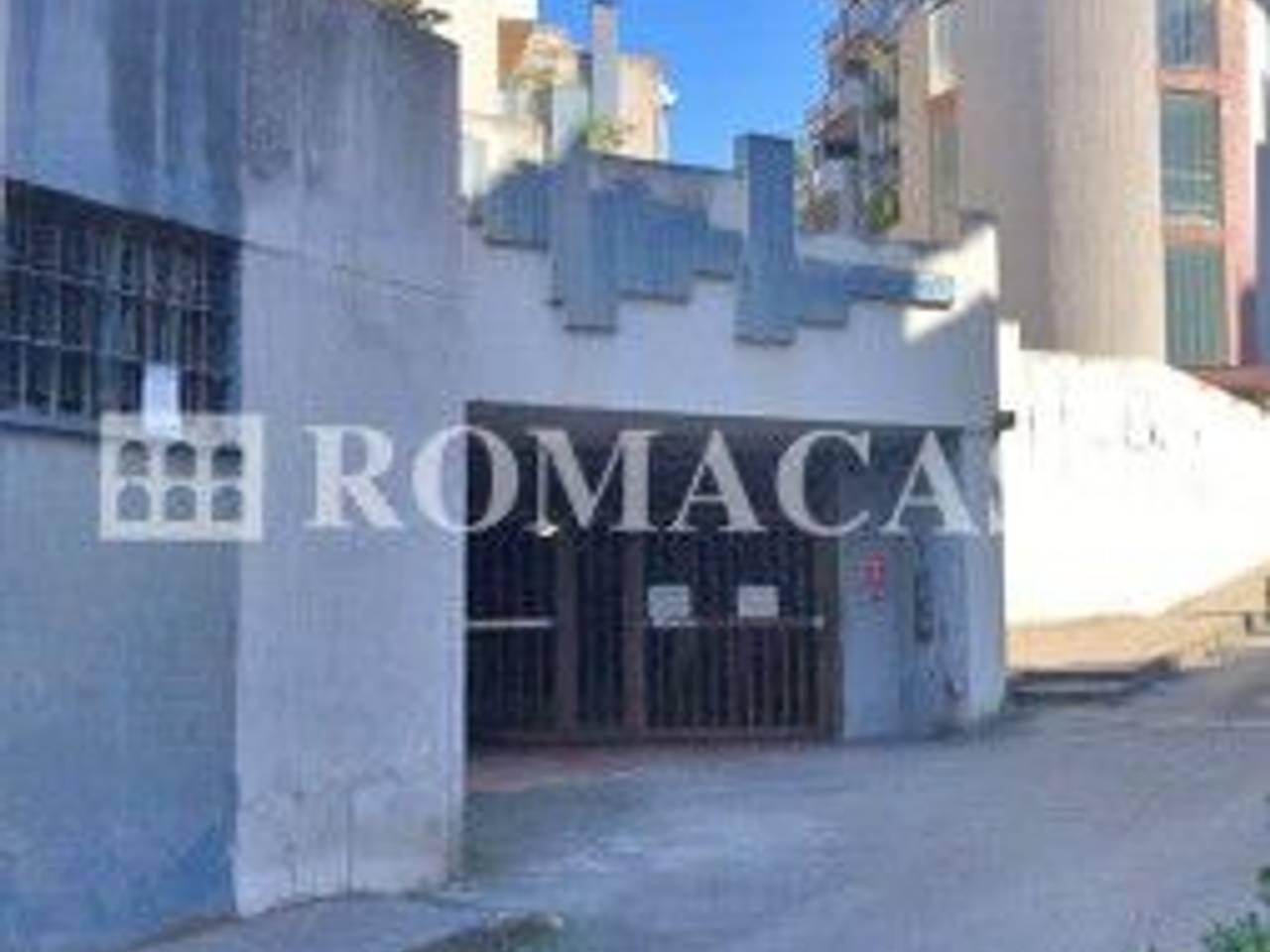 negozio in vendita a Roma in zona Ardeatino