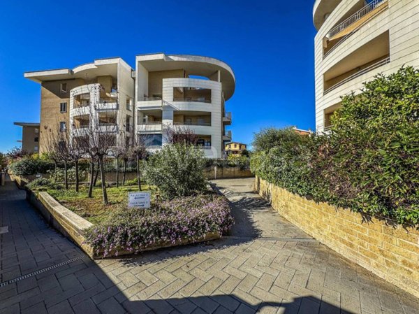 appartamento in vendita a Roma in zona Infernetto