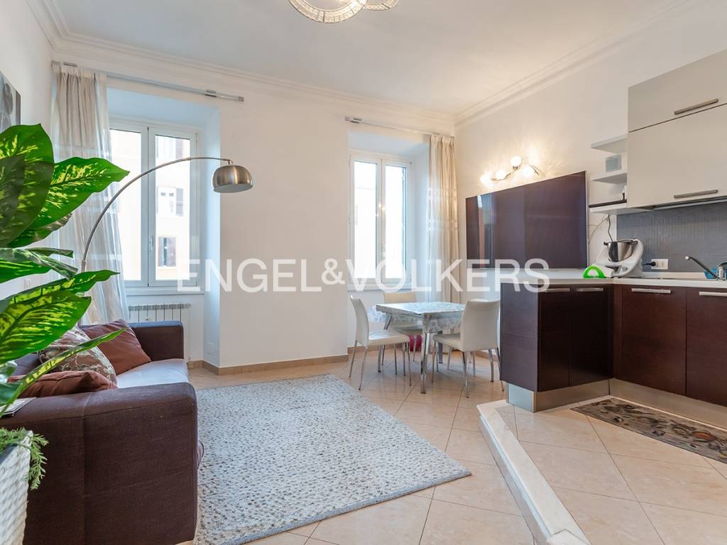 appartamento in vendita a Roma in zona Tuscolano